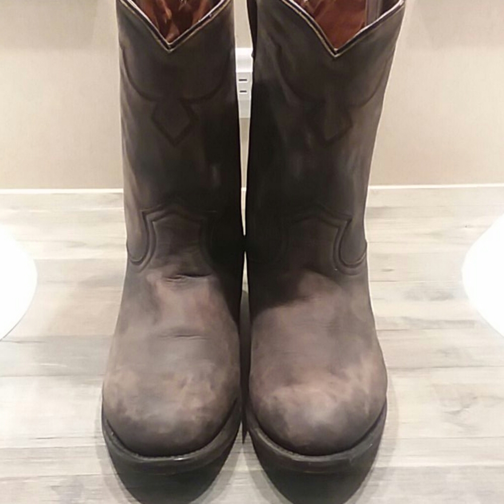 Like New Rebel Men Leather y2k Black Casual Cowboy Work Boots size 9.5